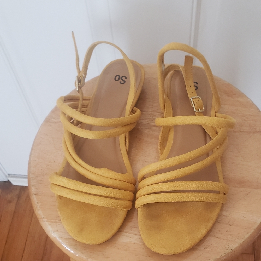 Womens yellow sandals in size 7.5